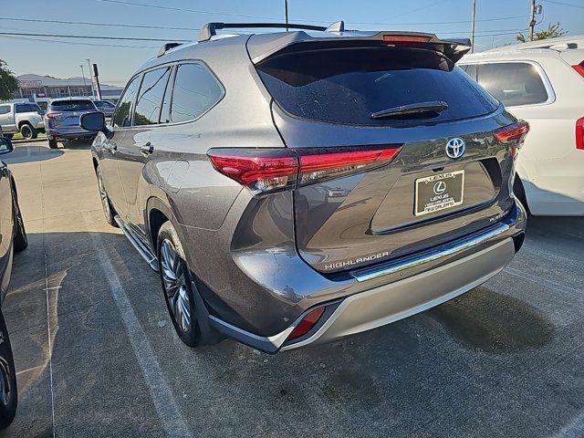 2021 Toyota Highlander Hybrid Platinum