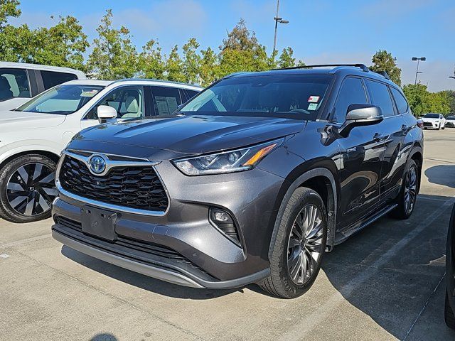 2021 Toyota Highlander Hybrid Platinum