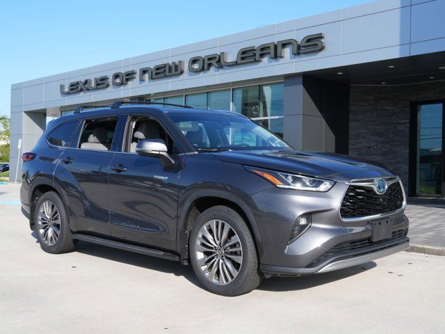 2021 Toyota Highlander Hybrid Platinum