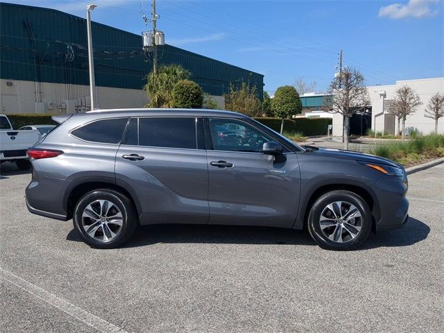 2021 Toyota Highlander Hybrid XLE