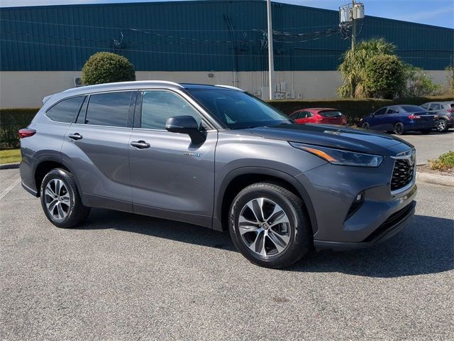 2021 Toyota Highlander Hybrid XLE