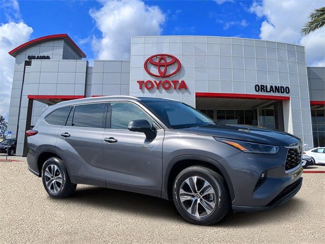 2021 Toyota Highlander Hybrid XLE