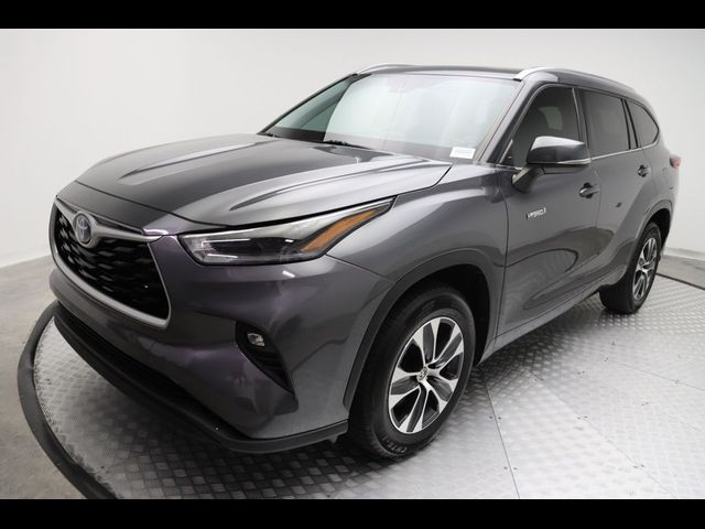 2021 Toyota Highlander Hybrid XLE