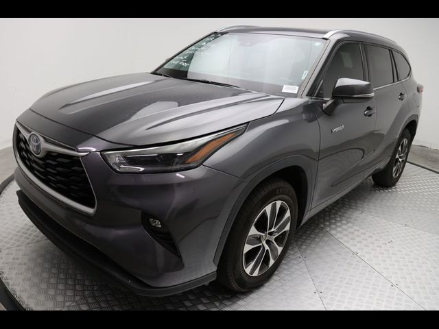 2021 Toyota Highlander Hybrid XLE