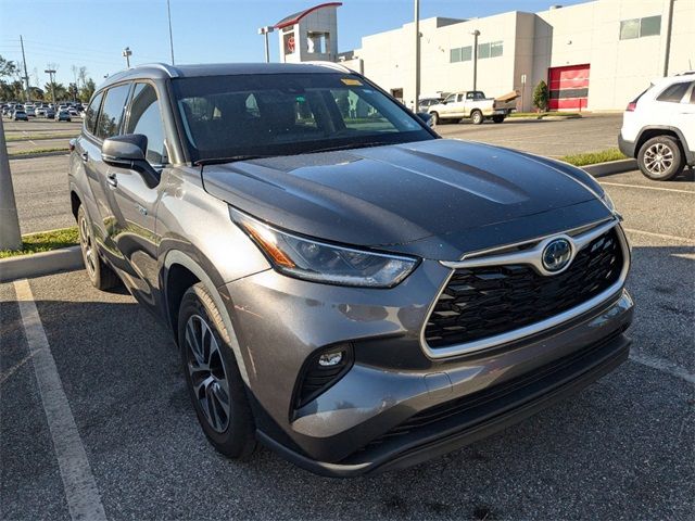 2021 Toyota Highlander Hybrid XLE