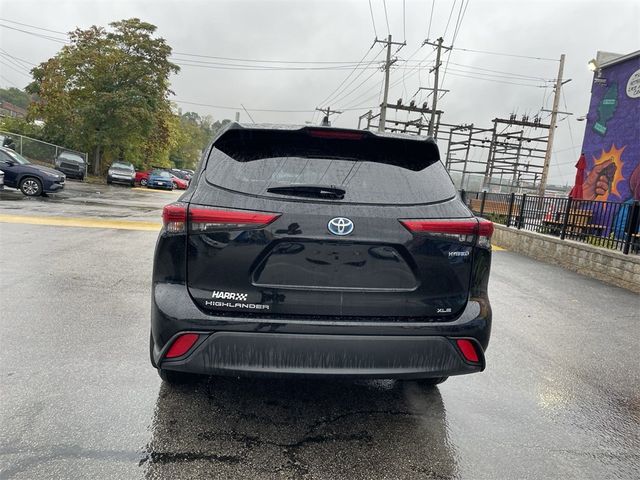 2021 Toyota Highlander Hybrid XLE