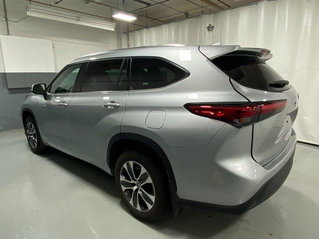 2021 Toyota Highlander Hybrid XLE