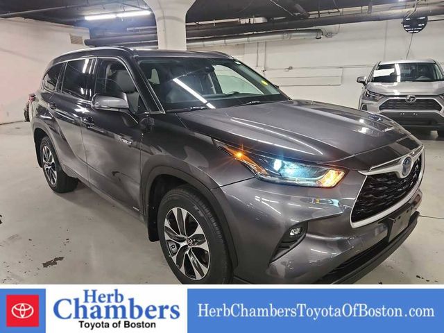 2021 Toyota Highlander Hybrid XLE