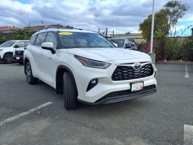 2021 Toyota Highlander Hybrid XLE