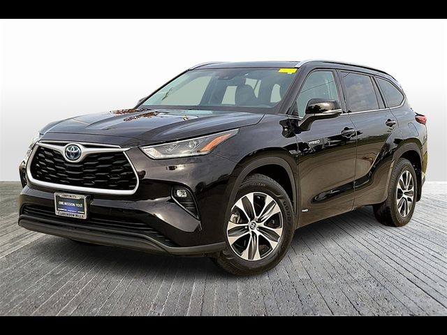 2021 Toyota Highlander Hybrid XLE