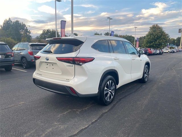 2021 Toyota Highlander Hybrid XLE