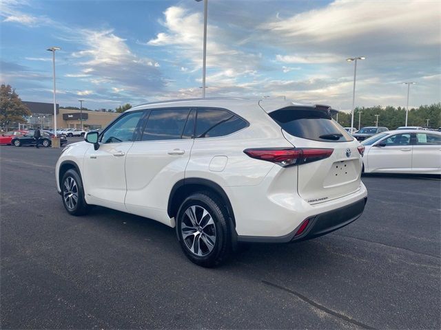 2021 Toyota Highlander Hybrid XLE