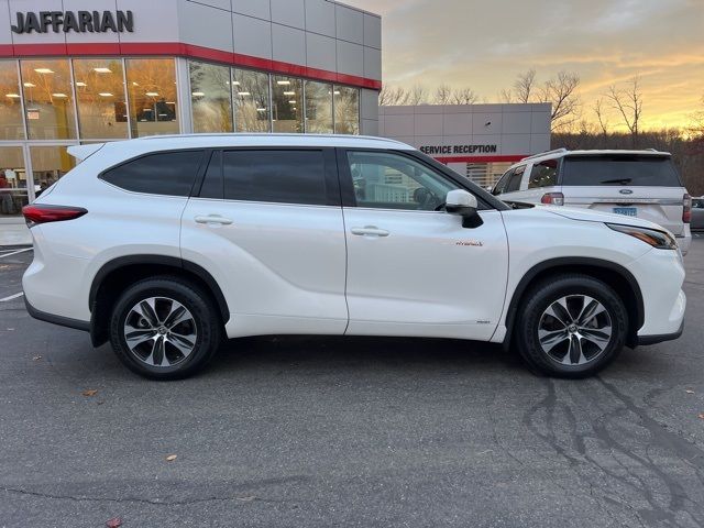 2021 Toyota Highlander Hybrid XLE