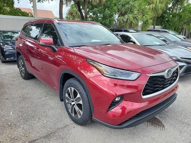 2021 Toyota Highlander Hybrid XLE