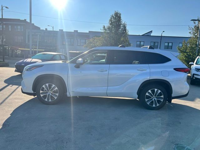 2021 Toyota Highlander Hybrid XLE