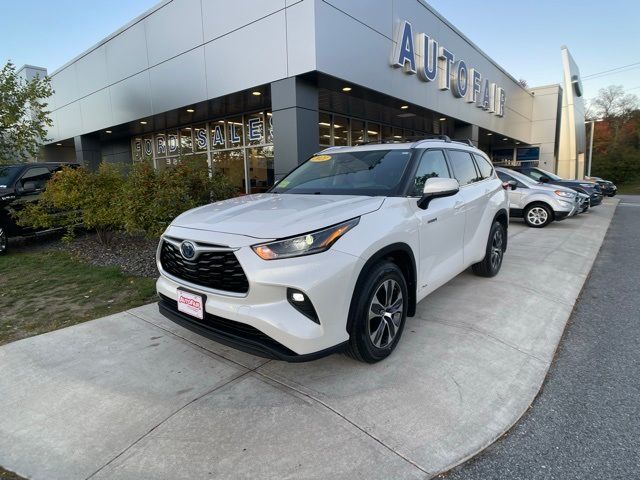 2021 Toyota Highlander Hybrid XLE