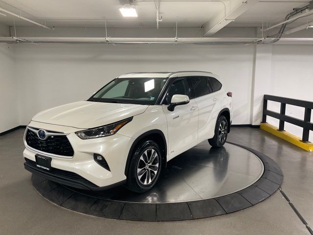 2021 Toyota Highlander Hybrid XLE