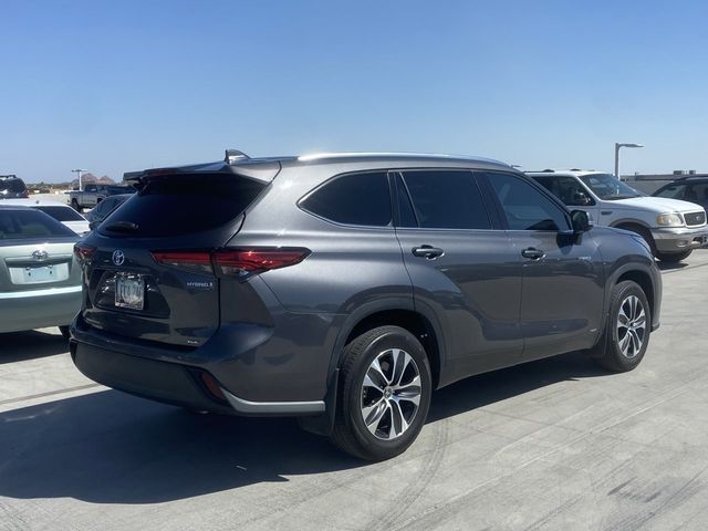 2021 Toyota Highlander Hybrid XLE