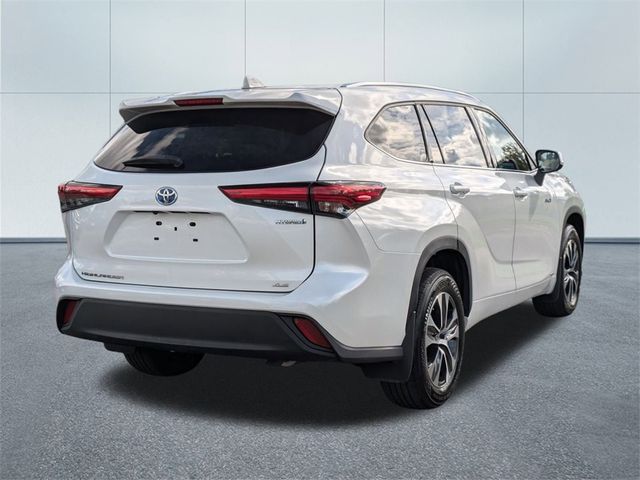 2021 Toyota Highlander Hybrid XLE