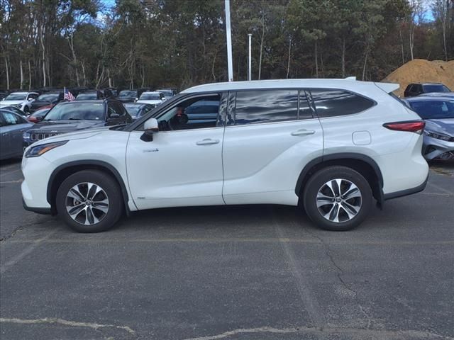 2021 Toyota Highlander Hybrid XLE