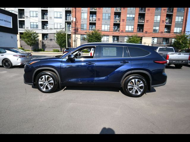 2021 Toyota Highlander Hybrid XLE