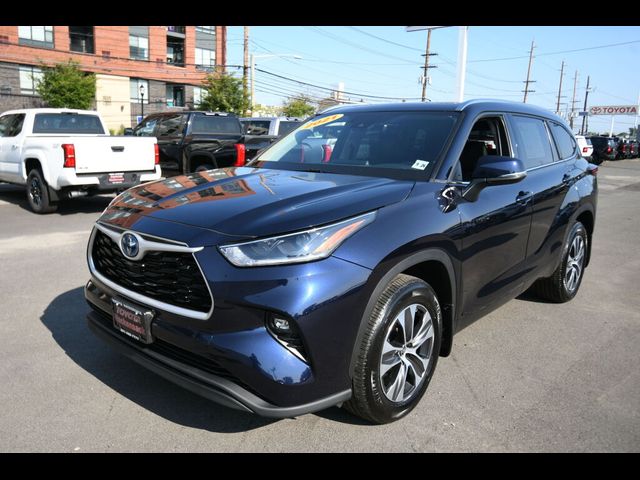 2021 Toyota Highlander Hybrid XLE