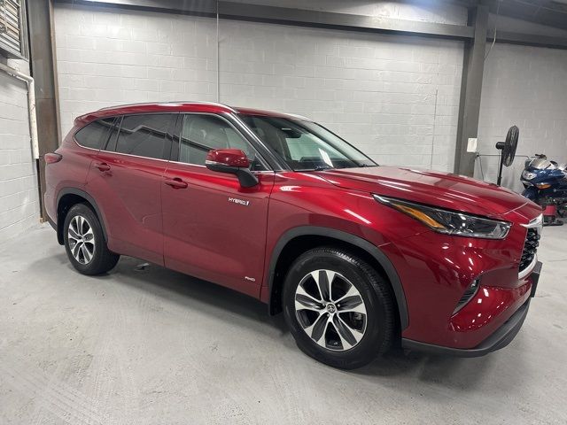 2021 Toyota Highlander Hybrid XLE