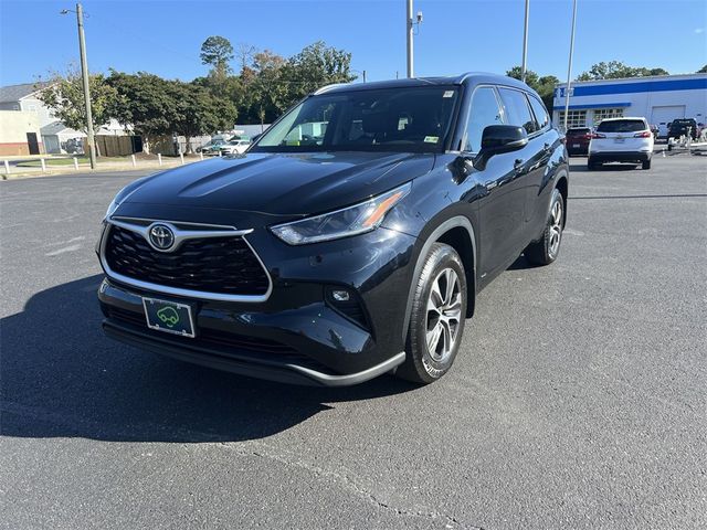 2021 Toyota Highlander Hybrid XLE