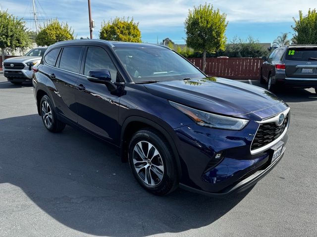 2021 Toyota Highlander Hybrid XLE