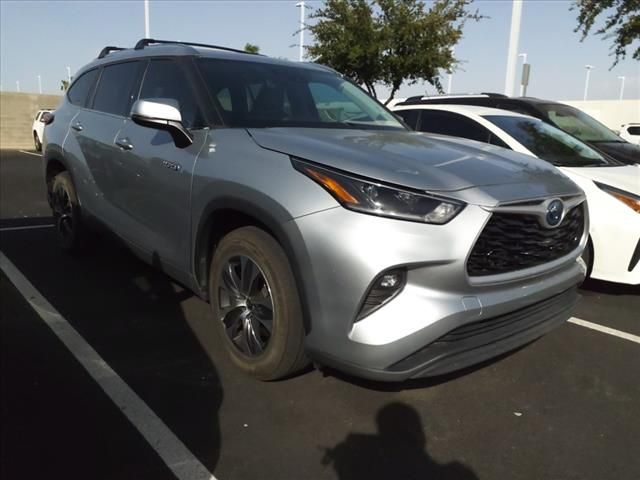 2021 Toyota Highlander Hybrid XLE