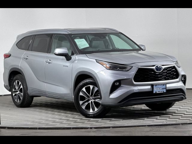 2021 Toyota Highlander Hybrid XLE