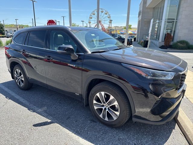 2021 Toyota Highlander Hybrid XLE
