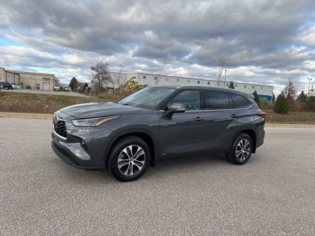 2021 Toyota Highlander Hybrid XLE