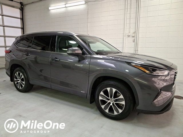 2021 Toyota Highlander Hybrid XLE