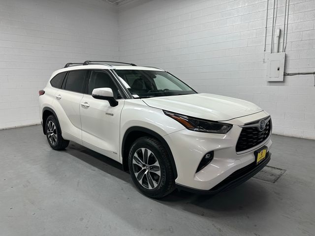 2021 Toyota Highlander Hybrid XLE