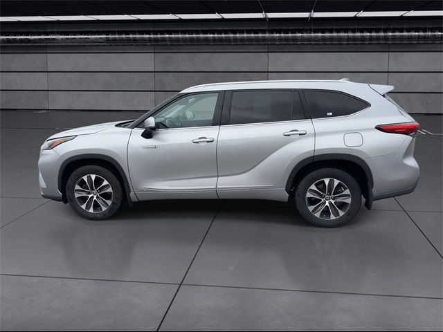 2021 Toyota Highlander Hybrid XLE