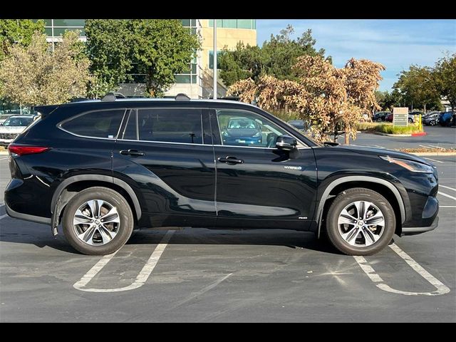 2021 Toyota Highlander Hybrid XLE