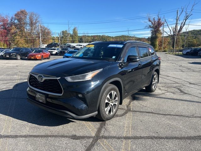 2021 Toyota Highlander Hybrid XLE