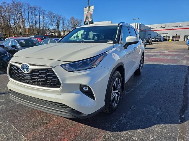 2021 Toyota Highlander Hybrid XLE