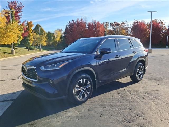 2021 Toyota Highlander Hybrid XLE