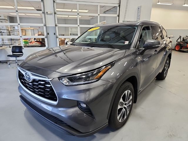 2021 Toyota Highlander Hybrid XLE