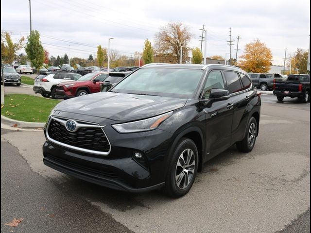 2021 Toyota Highlander Hybrid XLE