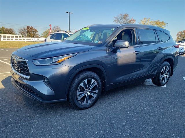 2021 Toyota Highlander Hybrid XLE