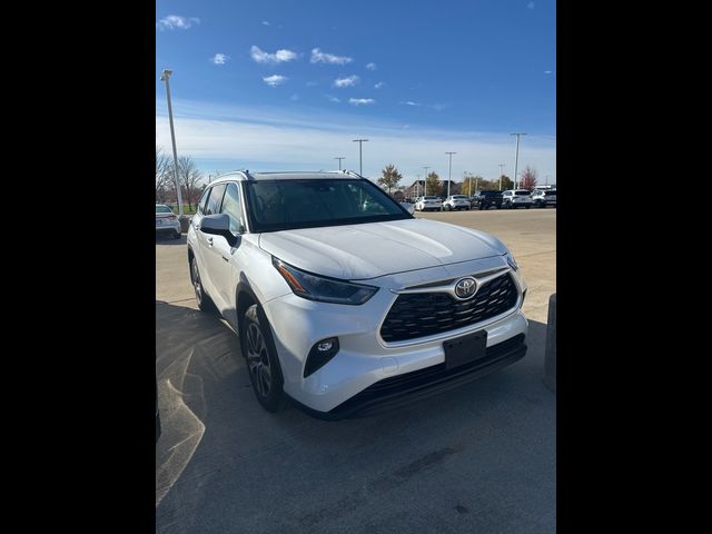 2021 Toyota Highlander Hybrid XLE