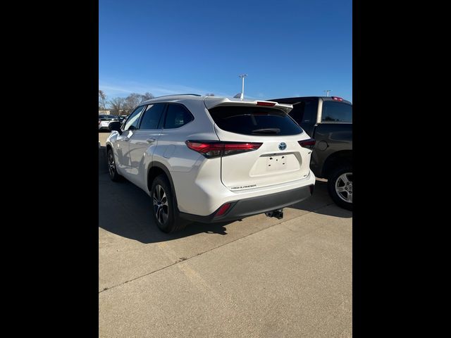 2021 Toyota Highlander Hybrid XLE