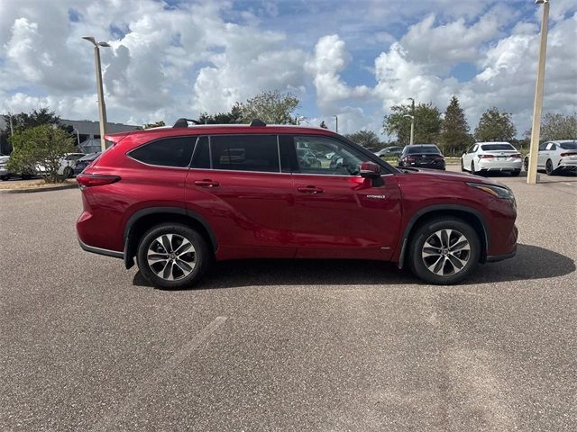 2021 Toyota Highlander Hybrid XLE