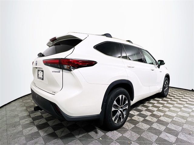 2021 Toyota Highlander Hybrid XLE