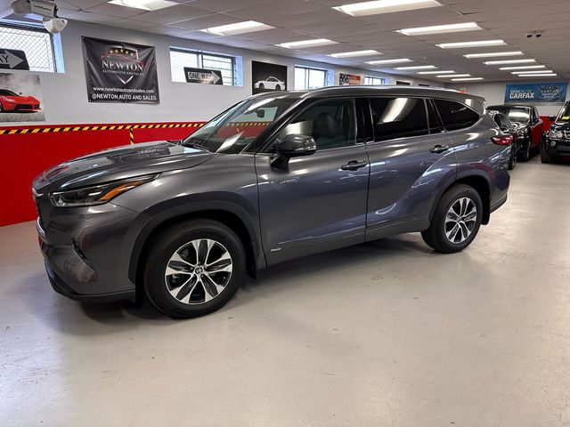 2021 Toyota Highlander Hybrid XLE