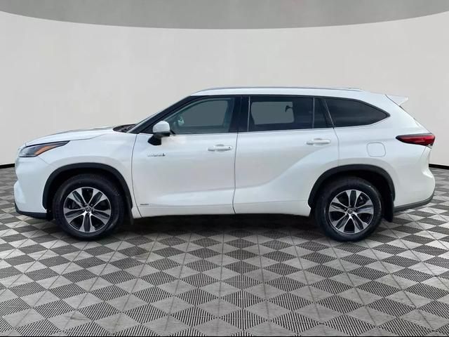 2021 Toyota Highlander Hybrid XLE