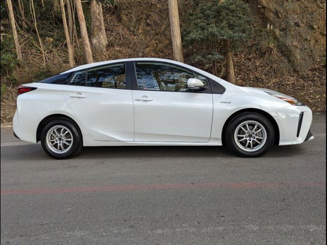 2021 Toyota Prius LE